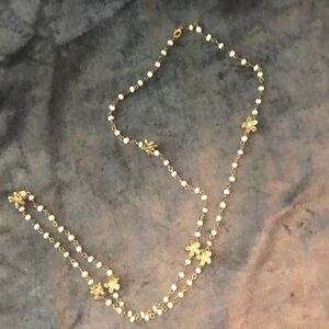 Elegant Gold Floral Necklace